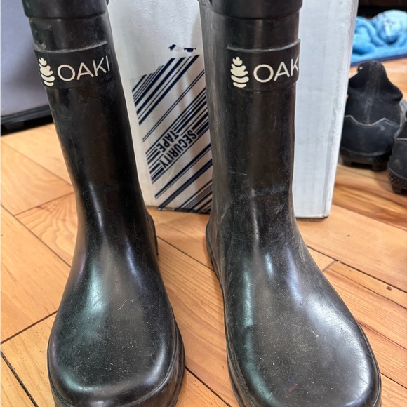 OAKI Black Rain Boots - Picture 1 of 1
